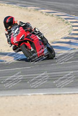 media/Nov-16-2025-Race Pace (Sun) [[8c5fa54630]]/Verified Riders/1-Turns 9 and 10 (925am)/